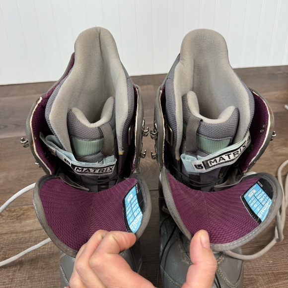 burton emerald snowboard boots Mini Grom Kids 2026 Zone BOA Fit System gives you independent control of the upper and lower boot for a custom Burton Emerald Snowboard Boots Women's